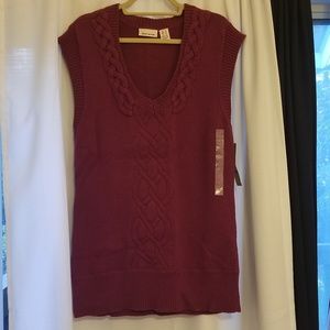 Sleeveless, tunic length sweater